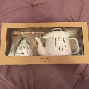 Rae Dunn Teapot Set